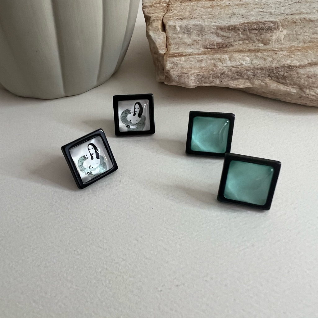 Classic Edgy Square Stud Earrings - Retro Black & White Stud Earring Set Of Two